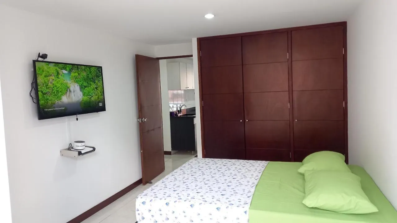 Apartamento Remodelado Enlaureles 300Mbps Internet Medellin 0*,  Colombia