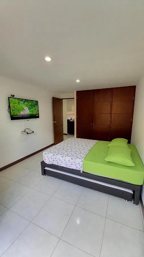 Apartamento Remodelado Enlaureles 300Mbps Internet Medellin