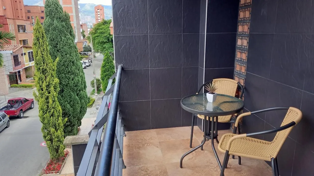 Apartamento Remodelado Enlaureles 300Mbps Internet Medellin Apartment