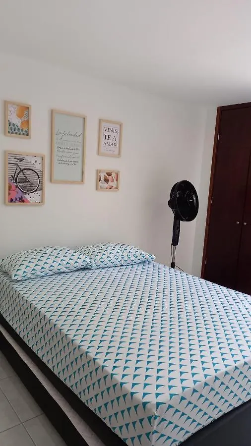 Apartamento Remodelado Enlaureles 300Mbps Internet Medellin 0*,  Colombia
