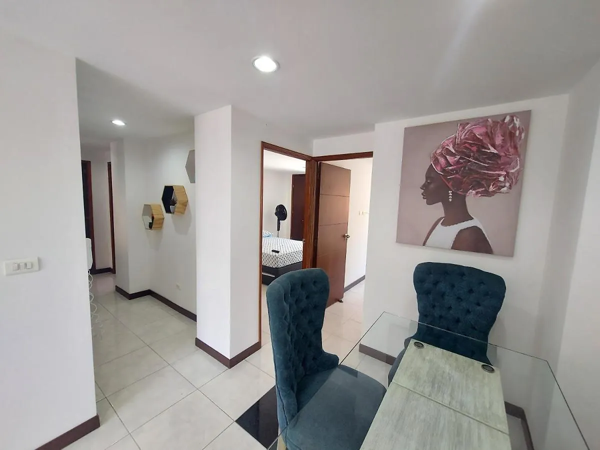 Apartamento Remodelado Enlaureles 300Mbps Internet Medellin 0*,