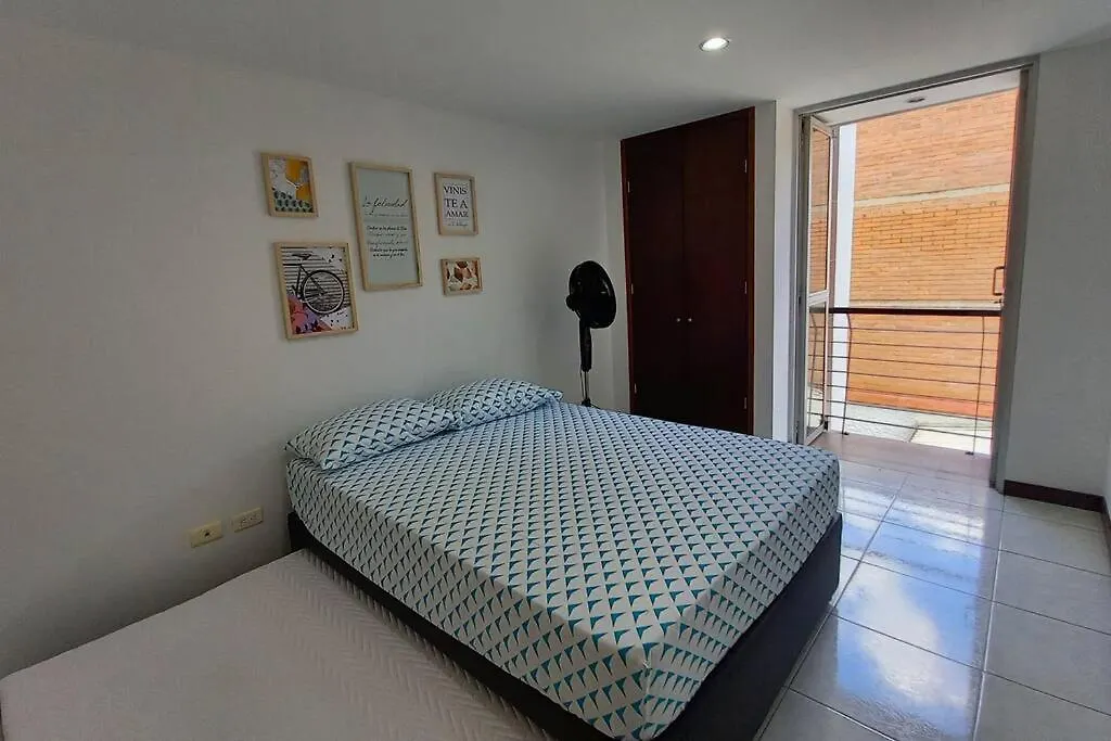 Apartment Apartamento Remodelado Enlaureles 300Mbps Internet Medellin