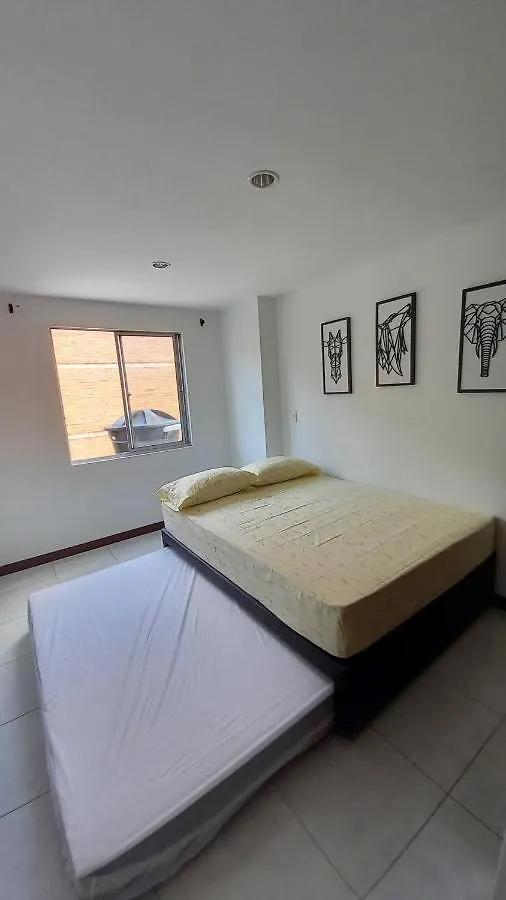 Apartment Apartamento Remodelado Enlaureles 300Mbps Internet Medellin