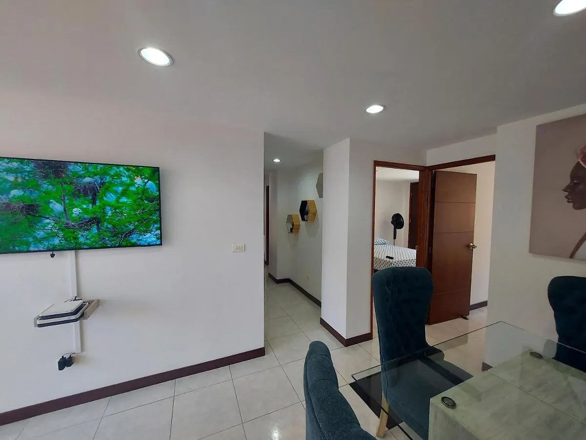 Apartamento Remodelado Enlaureles 300Mbps Internet Medellin