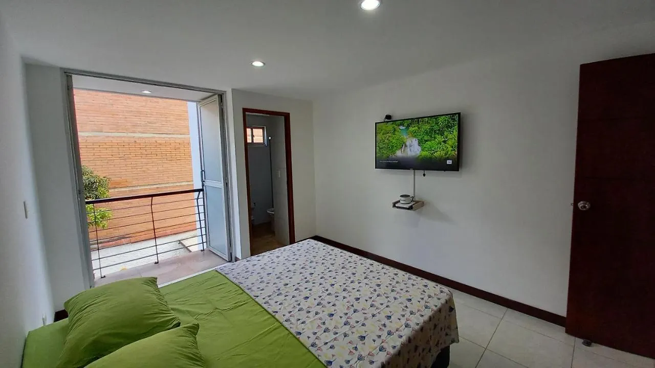 Apartamento Remodelado Enlaureles 300Mbps Internet Medellin Apartment