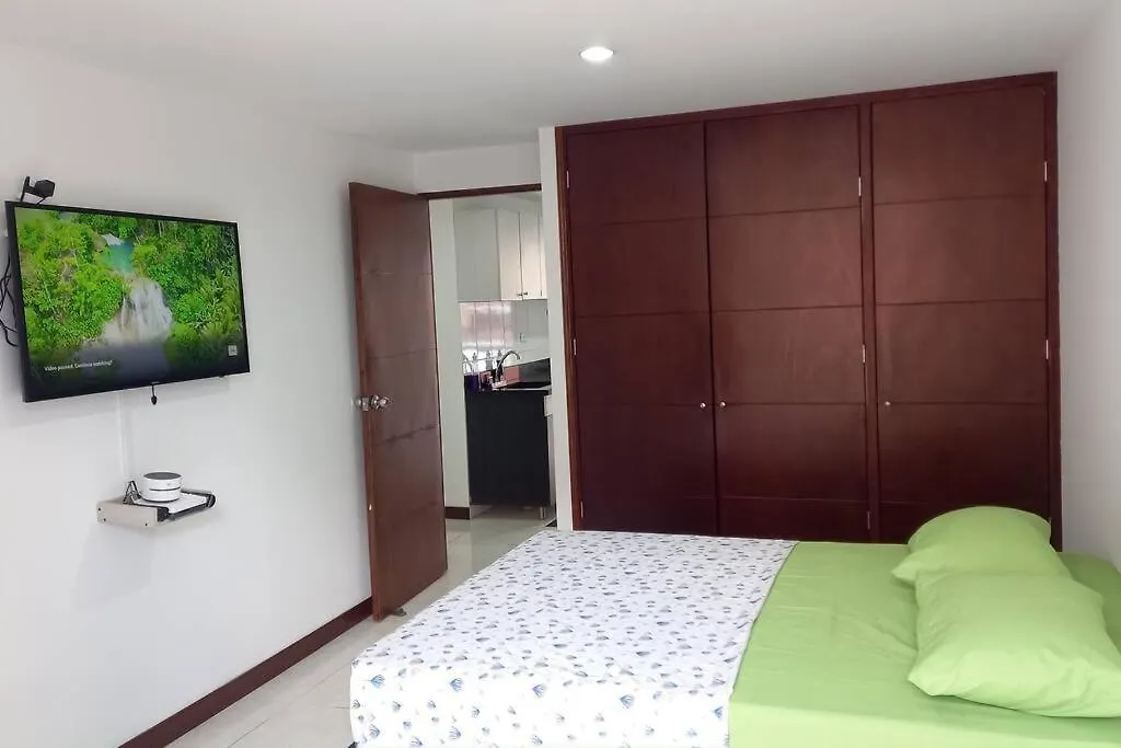 Apartamento Remodelado Enlaureles 300Mbps Internet Medellín